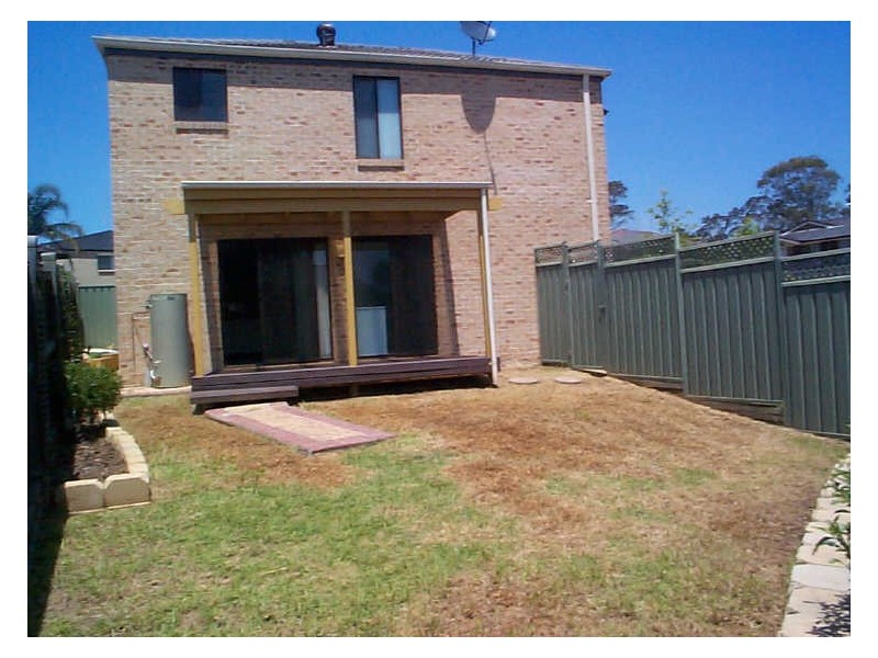 11 Whiteley Cl, Casula NSW 2170