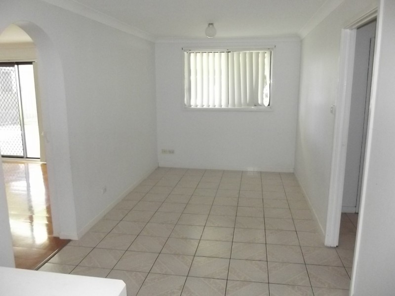 10 Flemington Close, Casula NSW 2170