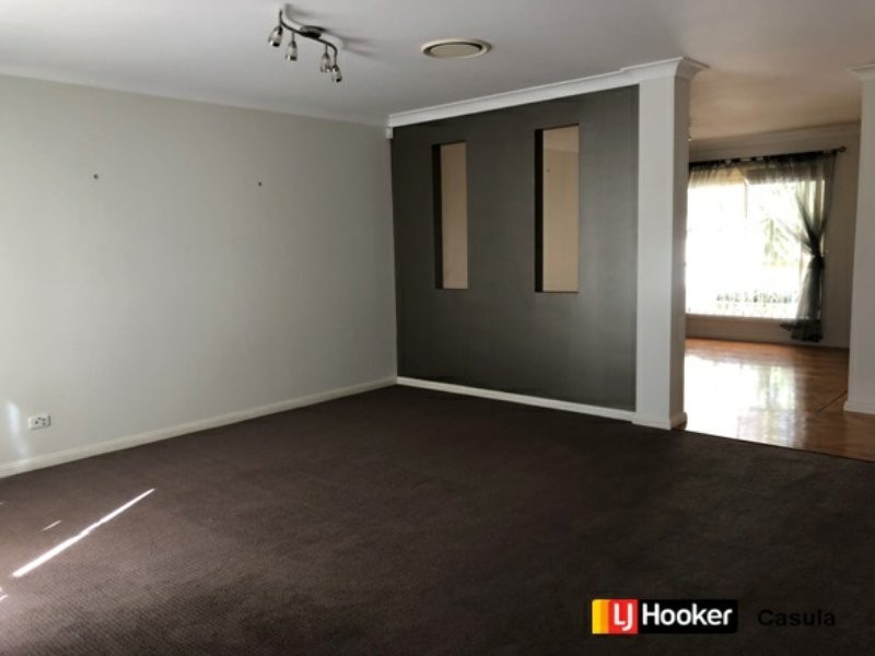 60 Harraden Drive, West Hoxton NSW 2171