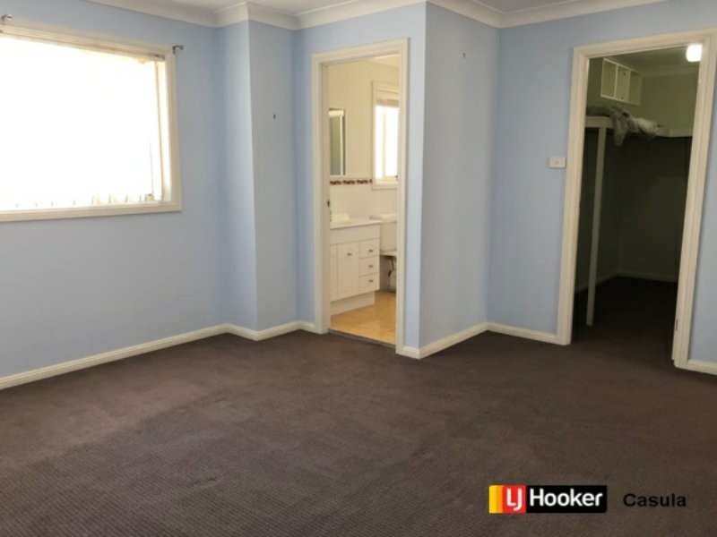 60 Harraden Drive, West Hoxton NSW 2171