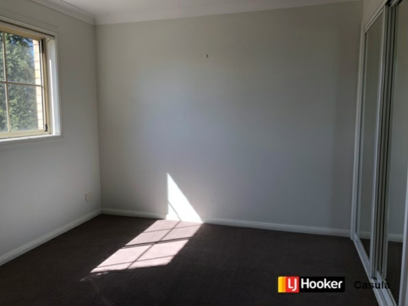 60 Harraden Drive, West Hoxton NSW 2171