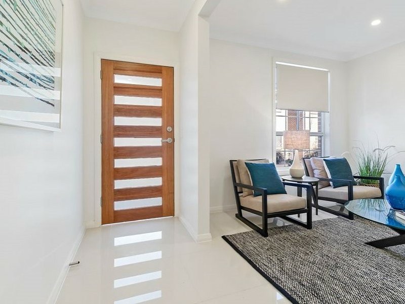 10/10 Old Glenfield Road, Casula NSW 2170