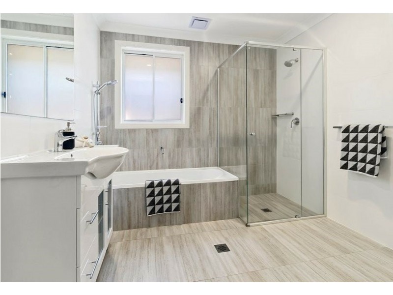 10/10 Old Glenfield Road, Casula NSW 2170