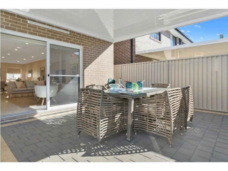 10/10 Old Glenfield Road, Casula NSW 2170