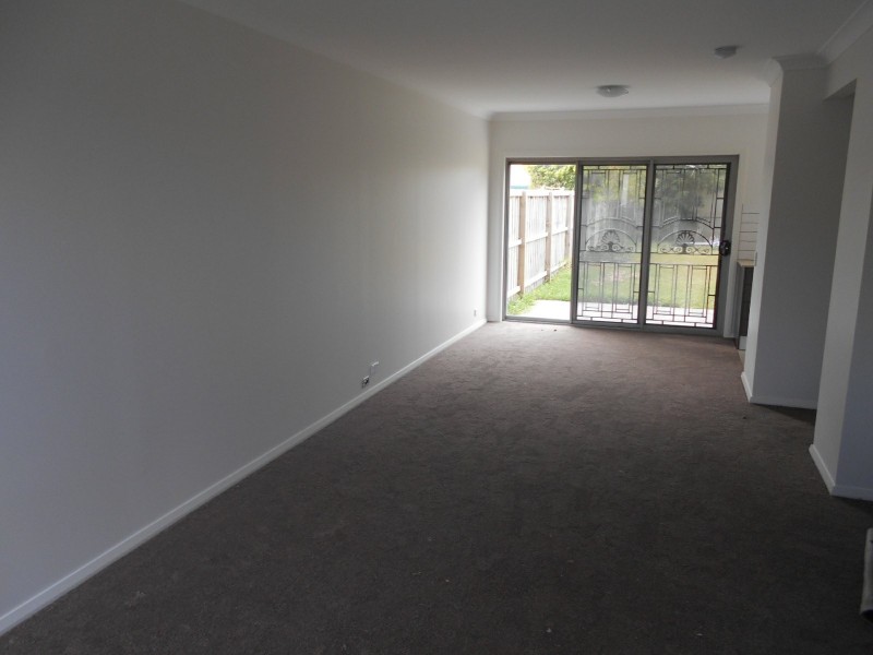 77 Hemsworth Avenue, Middleton Grange NSW 2171