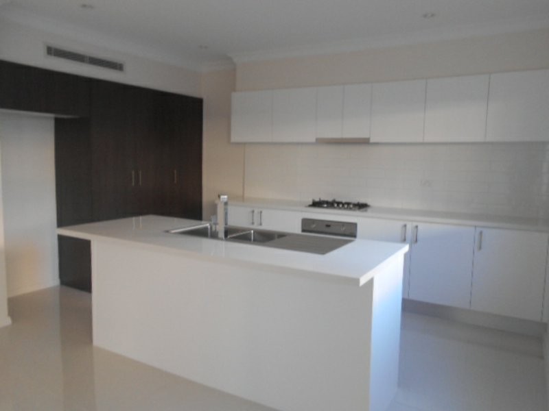 32/10 Old Glenfield Road, Casula NSW 2170