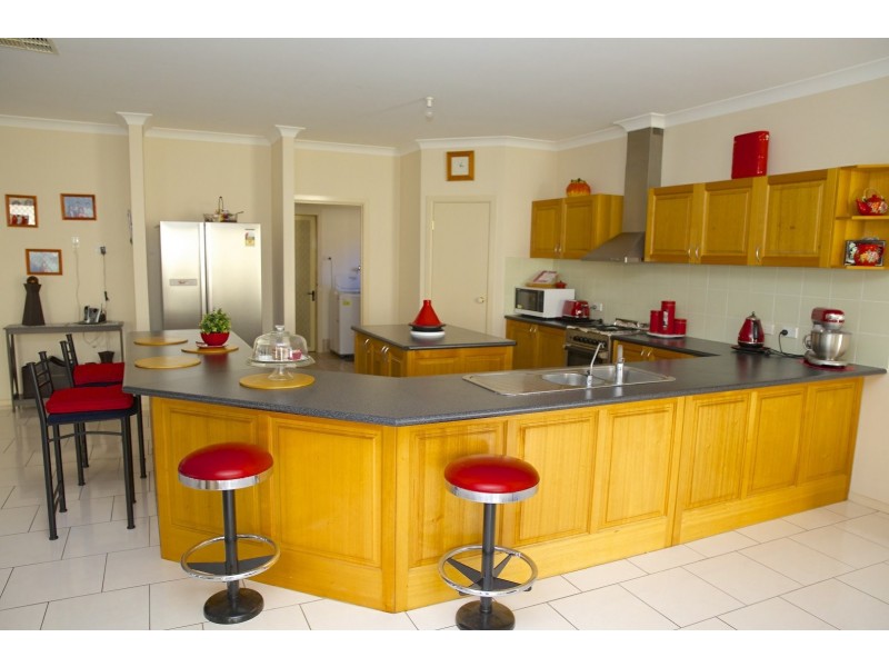 61 Lycett Avenue, West Hoxton NSW 2171