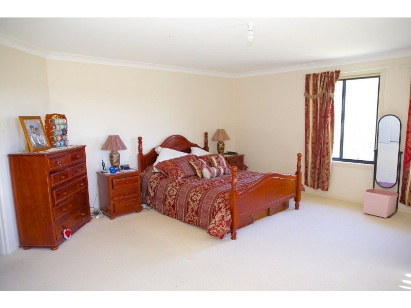 61 Lycett Avenue, West Hoxton NSW 2171