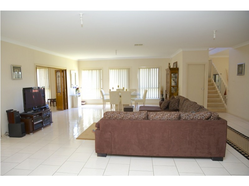 61 Lycett Avenue, West Hoxton NSW 2171