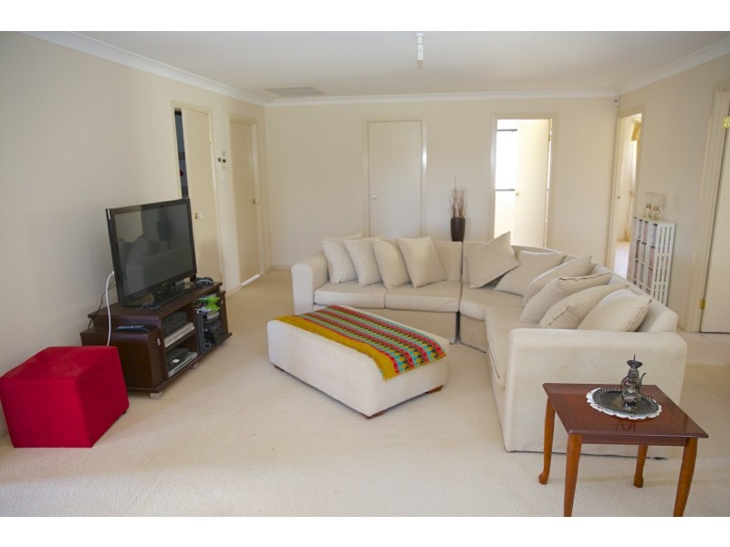 61 Lycett Avenue, West Hoxton NSW 2171