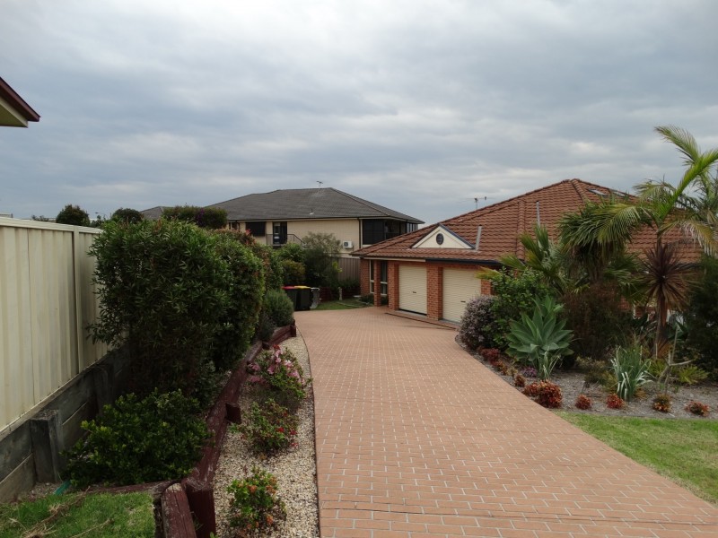 2/14 Harriet Close, Raymond Terrace NSW 2324