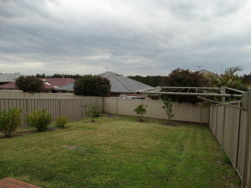 2/14 Harriet Close, Raymond Terrace NSW 2324