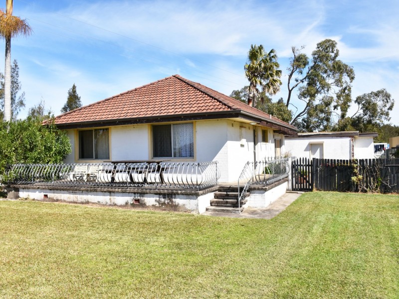 1 Waterfront Road, Swan Bay NSW 2324