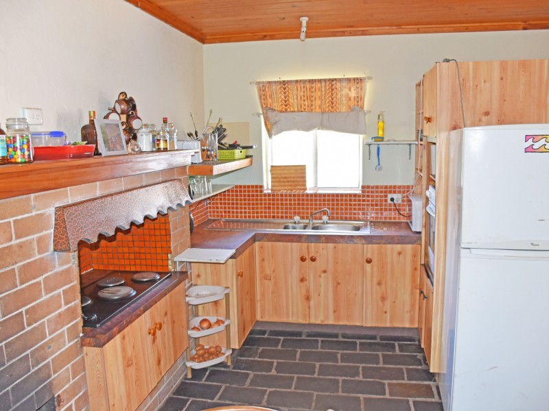 1 Waterfront Road, Swan Bay NSW 2324