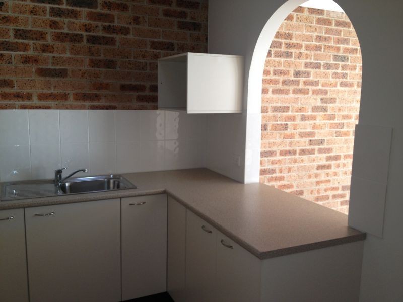 2/85a Benjamin Lee Drive, Raymond Terrace NSW 2324