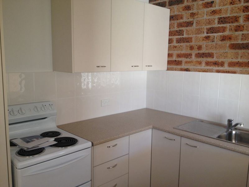 2/85a Benjamin Lee Drive, Raymond Terrace NSW 2324