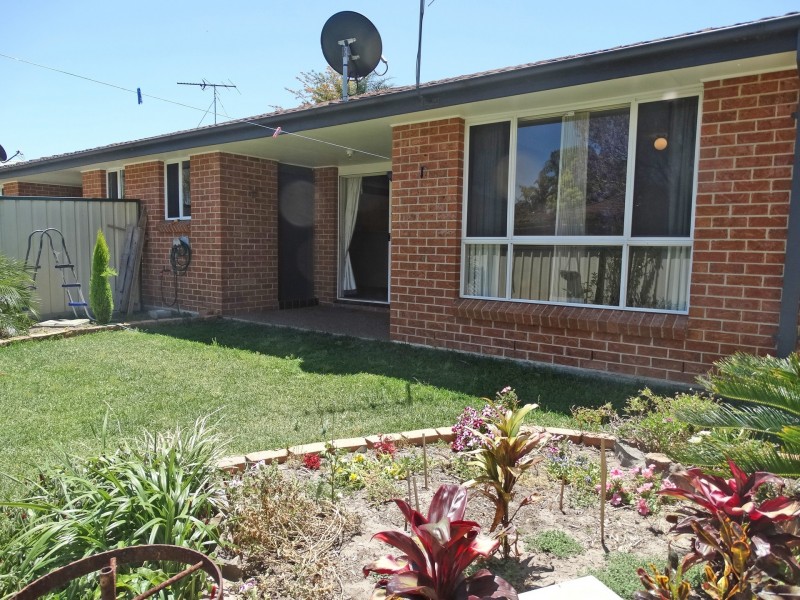 2/10 Eskdale Drive, Raymond Terrace NSW 2324