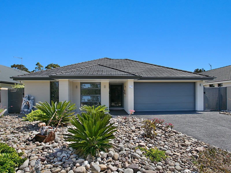 13 Augusta Place, Medowie NSW 2318