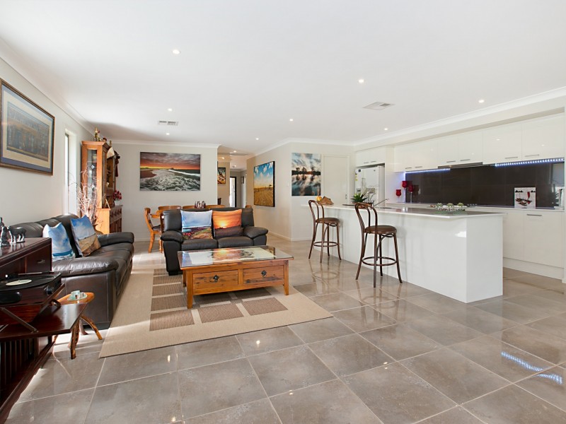 13 Augusta Place, Medowie NSW 2318