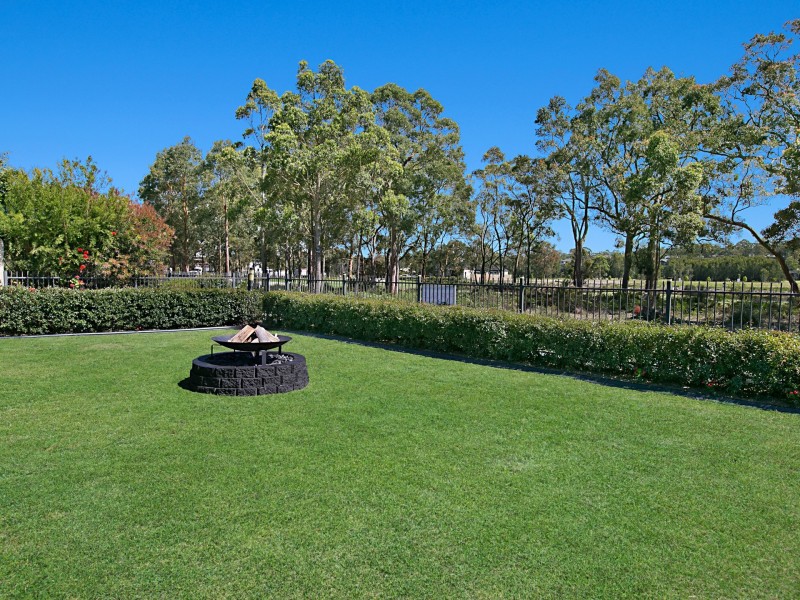13 Augusta Place, Medowie NSW 2318