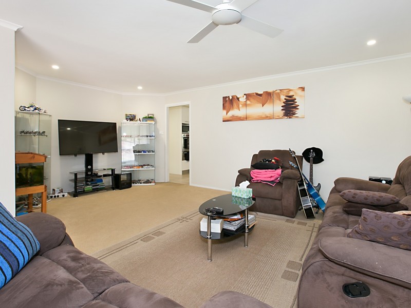 9 Holwell Circuit, Raymond Terrace NSW 2324