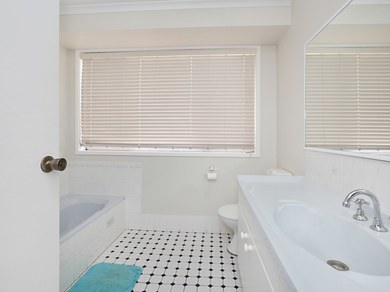 9 Holwell Circuit, Raymond Terrace NSW 2324
