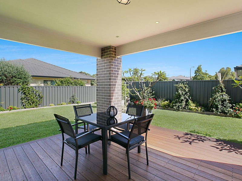 4 Oimara Street, Fern Bay NSW 2295