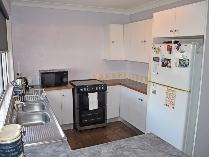 2 Osterley Close, Raymond Terrace NSW 2324