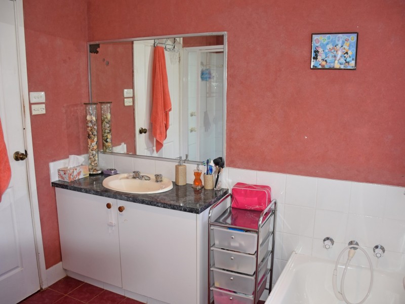 2 Osterley Close, Raymond Terrace NSW 2324