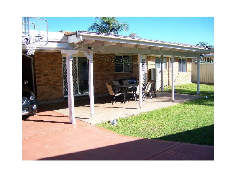 11 Hollydeen Avenue, Raymond Terrace NSW 2324