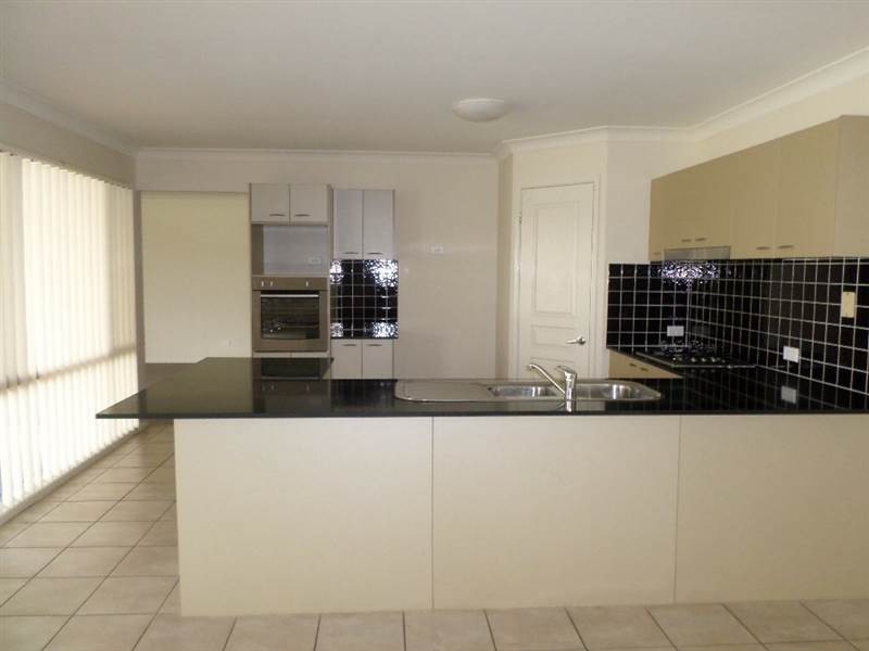 4 Tallowood Way, Thornton NSW 2322