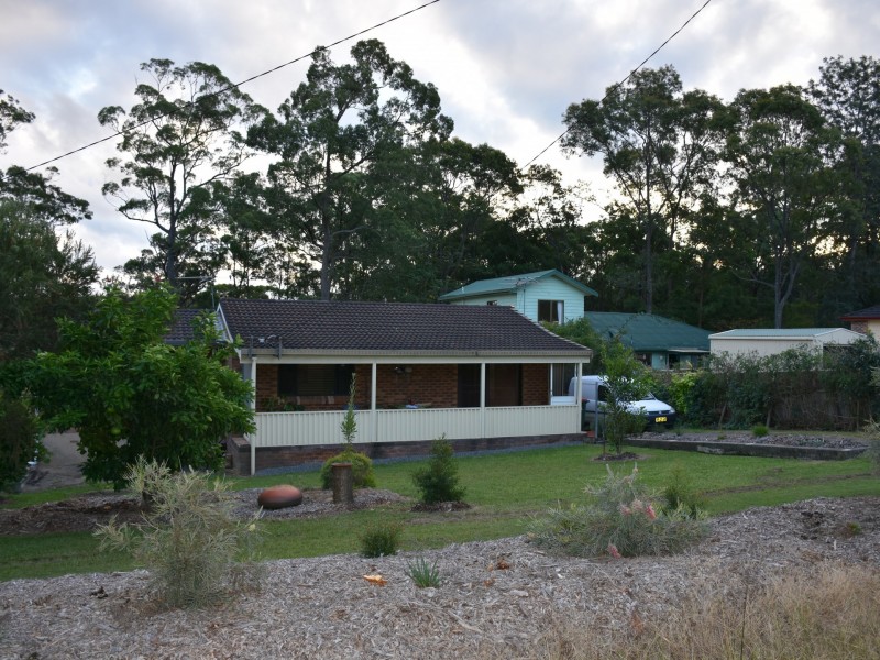 11 Roundhill Crescent, Karuah NSW 2324