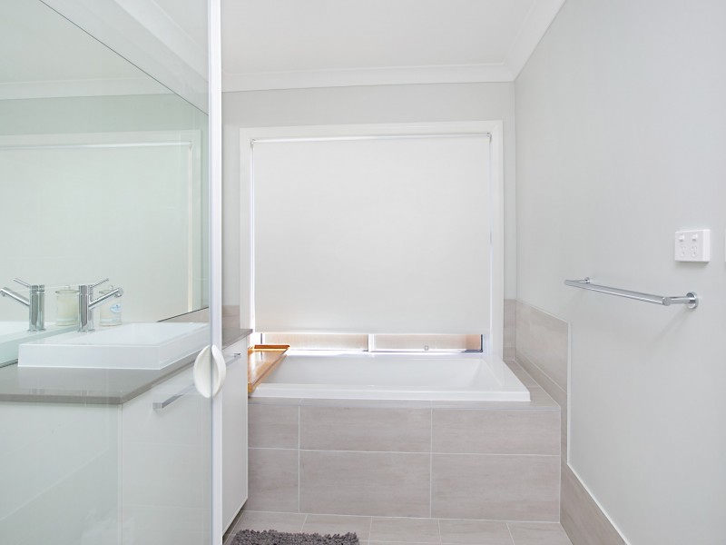 135 Sunningdale Circuit, Medowie NSW 2318