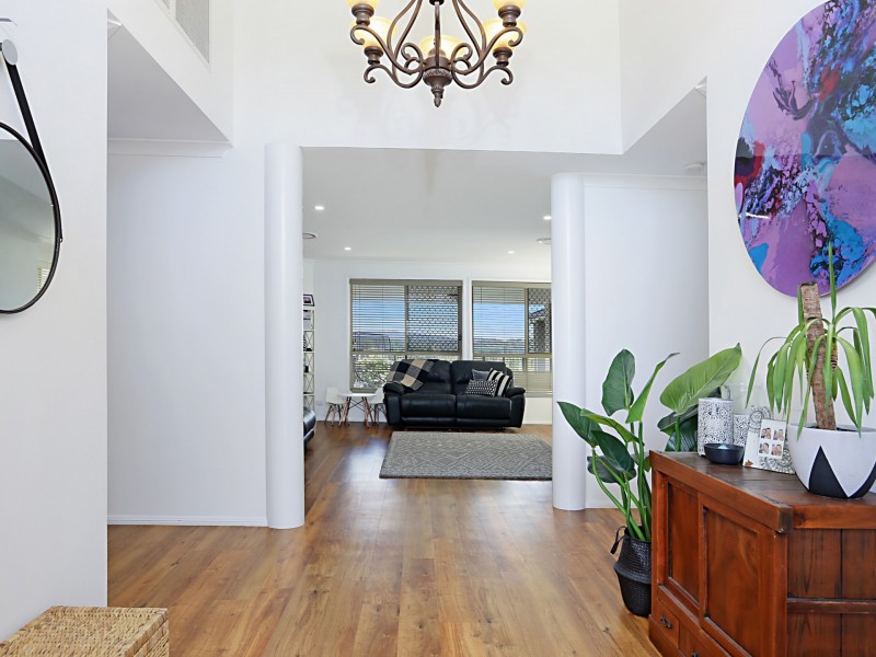 21 Lake View Crescent, Raymond Terrace NSW 2324