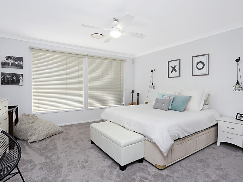 21 Lake View Crescent, Raymond Terrace NSW 2324