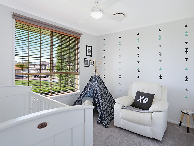 21 Lake View Crescent, Raymond Terrace NSW 2324