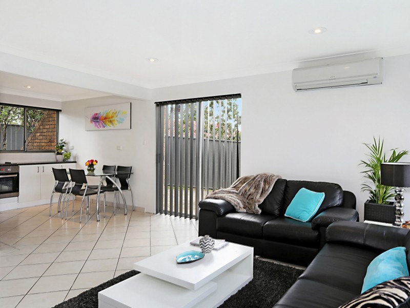 2/4 Curtin Close, Raymond Terrace NSW 2324