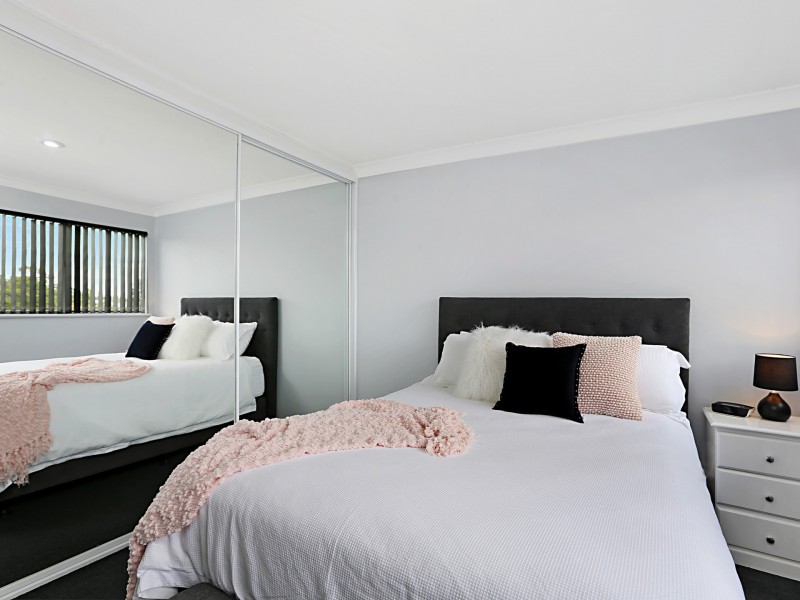 2/4 Curtin Close, Raymond Terrace NSW 2324
