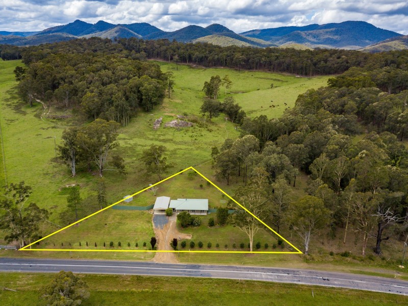 252 The Bucketts Way, Stroud NSW 2425