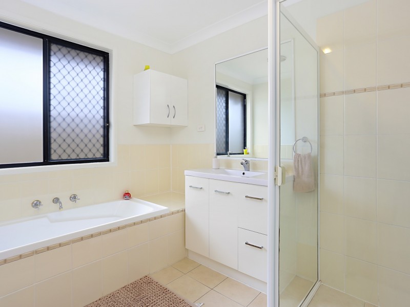 38 Creighton Drive, Medowie NSW 2318