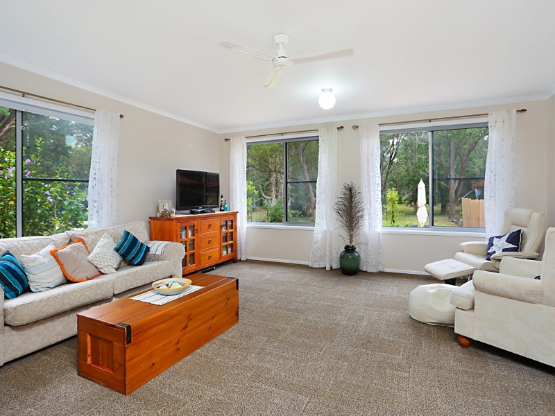 4 Windeyer Close, Medowie NSW 2318