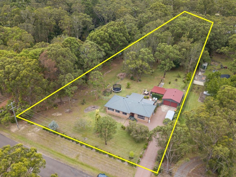 4 Windeyer Close, Medowie NSW 2318