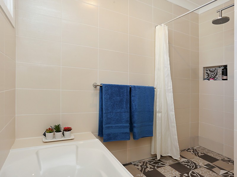 6 Gwen Parade, Raymond Terrace NSW 2324