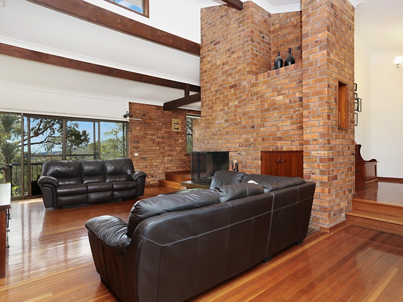 10 Langlands Road, Glen Oak NSW 2320
