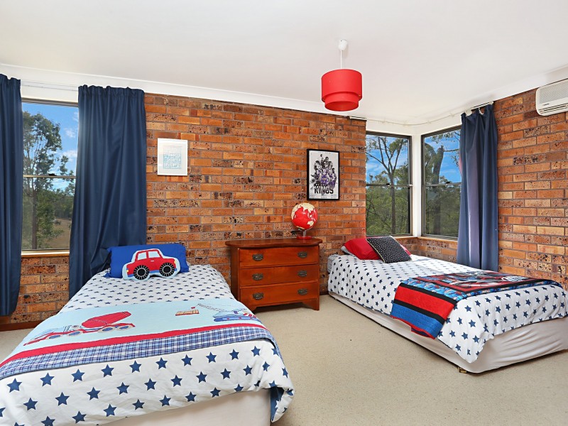 10 Langlands Road, Glen Oak NSW 2320