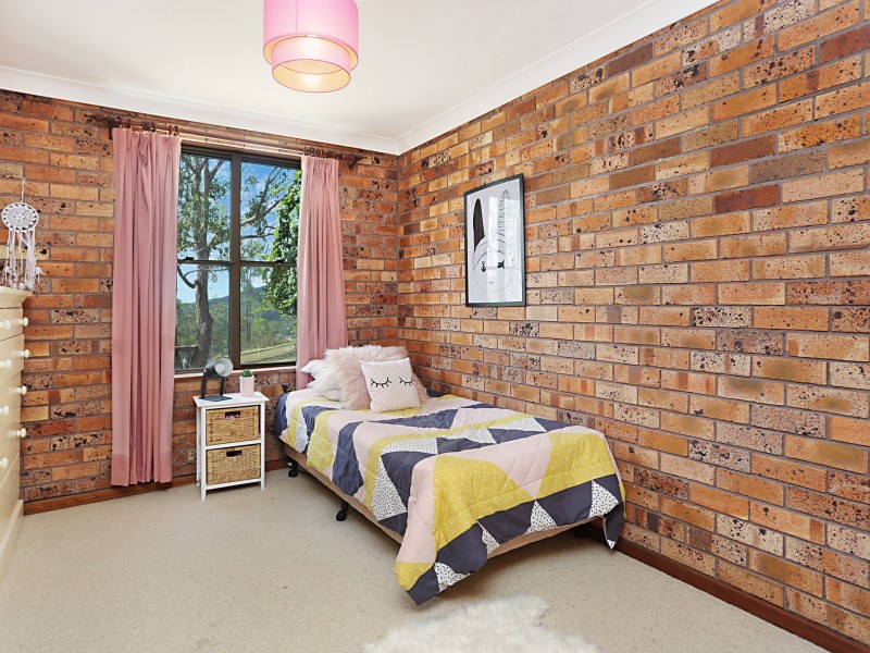 10 Langlands Road, Glen Oak NSW 2320