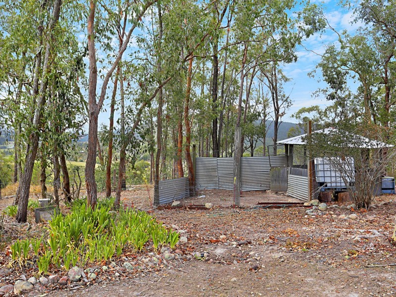 10 Langlands Road, Glen Oak NSW 2320