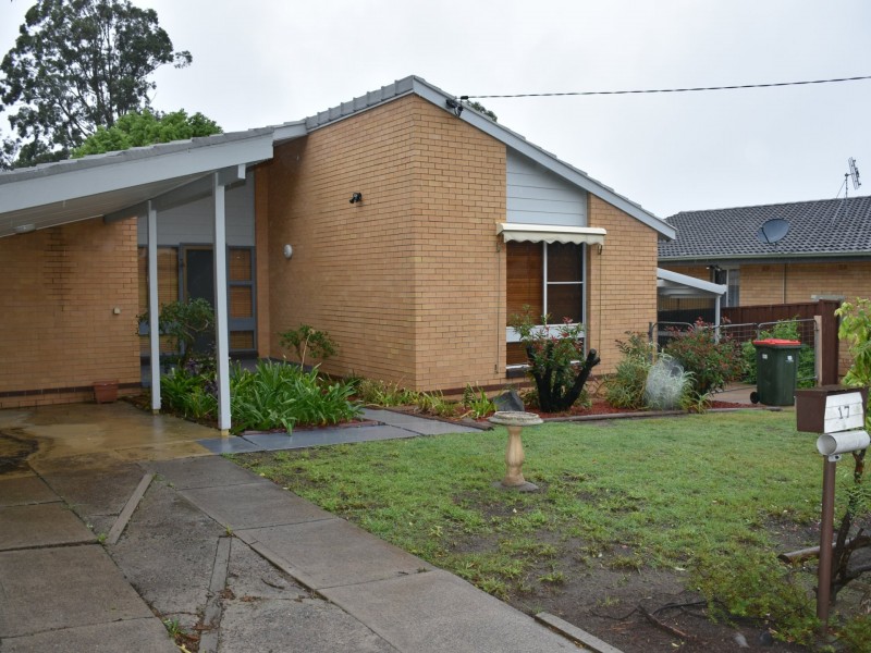 17 Links Drive, Raymond Terrace NSW 2324