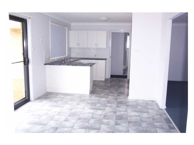 52 Beaton Ave, Raymond Terrace NSW 2324