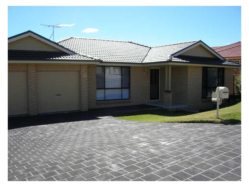 52 Beaton Ave, Raymond Terrace NSW 2324